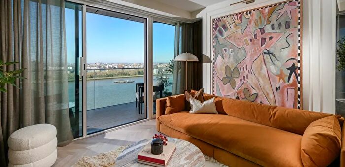 2 Bedroom Flat For Sale In Duke Of Wellington Avenue, Woolwich, SE18