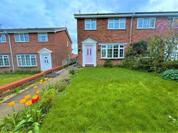 3 Bedroom Semi-Detached House To Rent In Darwin Road, Bridlington, YO16