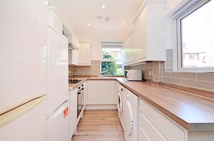 5 Bedroom House To Rent In Queens Road, Highfield, Sheffield, S2