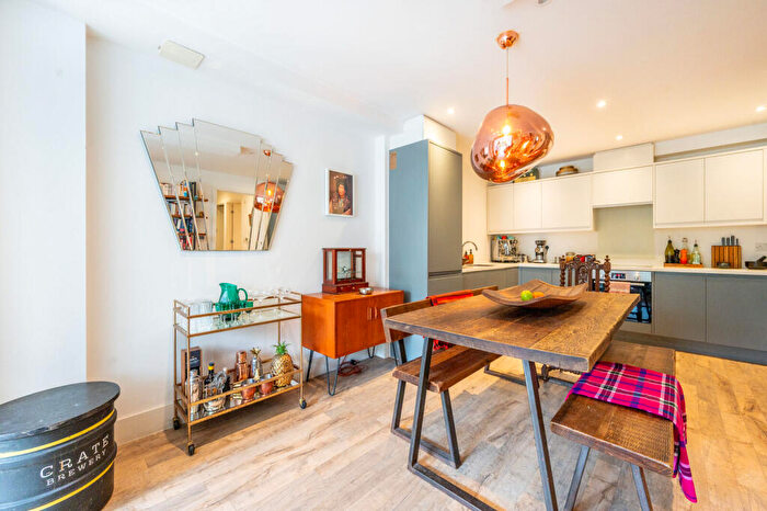2 Bedroom Flat For Sale In Kempton Mews, East Ham, London, E6