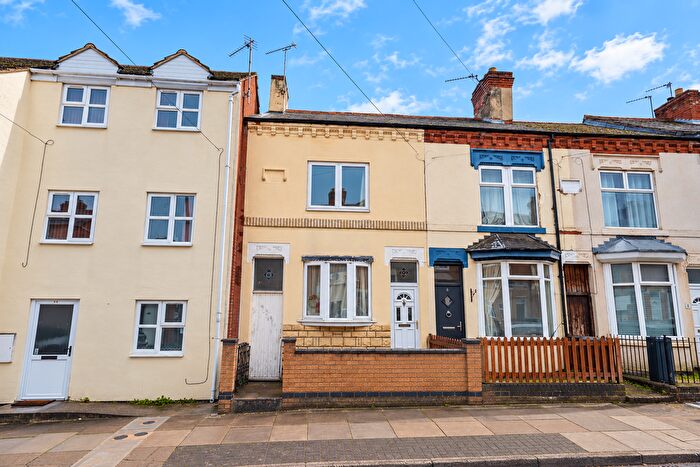 2 Bedroom End Of Terrace House For Sale In Sylvan Street, Leicester, Leicestershire, LE3