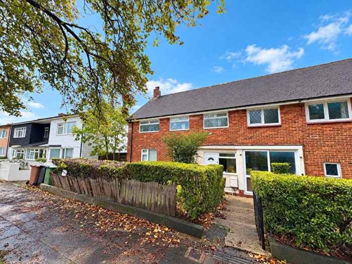 2 Bedroom Maisonette For Sale In Allaway Avenue, Paulsgrove, Portsmouth, PO6