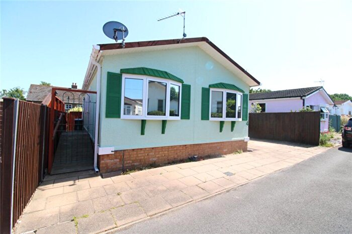 2 Bedroom Park Home For Sale In Roi-Mar Home Park, Throop Road, Bournemouth, BH8