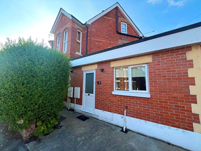 2 Bedroom Flat To Rent In Kings Road, Charminster (King), BH3