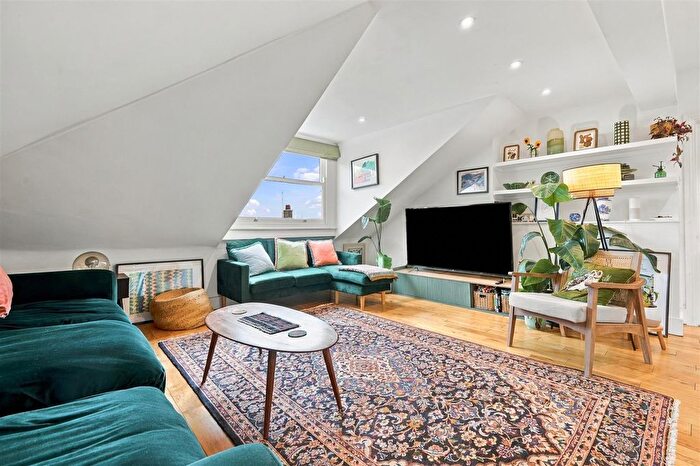 2 Bedroom Flat For Sale In Highbury New Park, N5