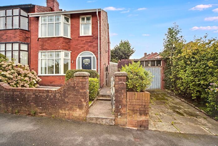 3 Bedroom Semi-Detached House For Sale In Kelway Terrace, Wigan, WN1