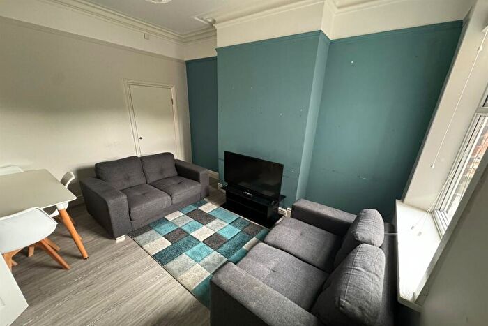 4 Bedroom House To Rent In Crookesmoor Road, Crookesmoor, S6