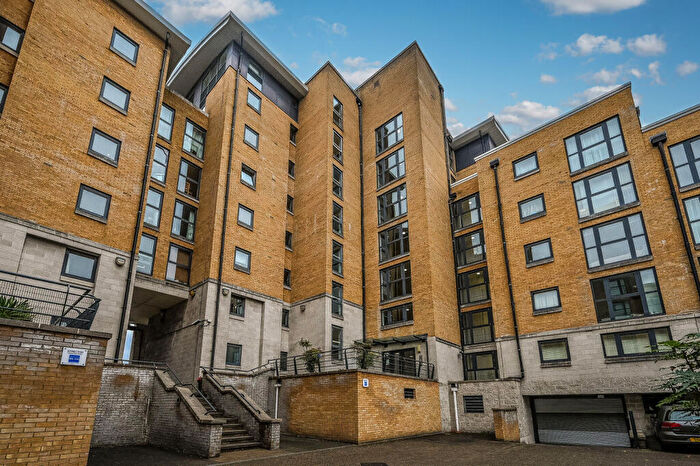 2 Bedroom Flat For Sale In Glaisher Street, Greenwich, London, SE8