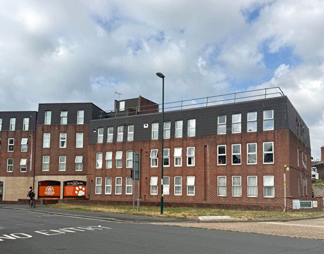 2 Bedroom Flat To Rent In Harfield Court, Bognor Regis, PO21