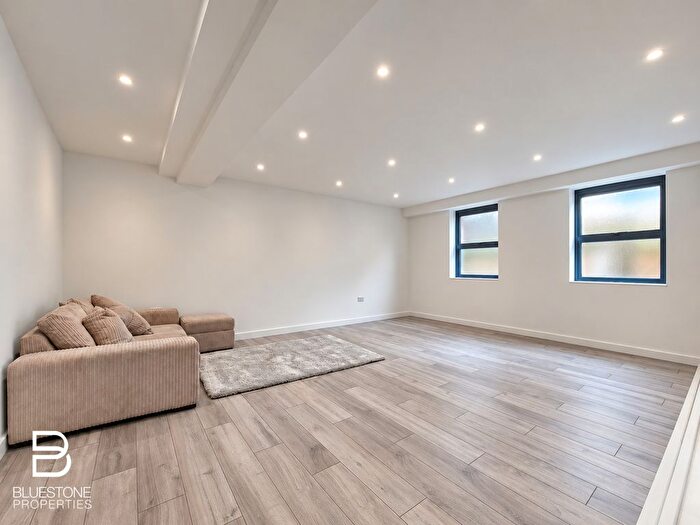 Studio To Rent In Woodcote Road, Wallington, SM6