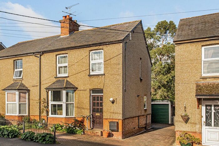 3 Bedroom Semi-Detached House For Sale In Windmill Road, Flitwick, MK45