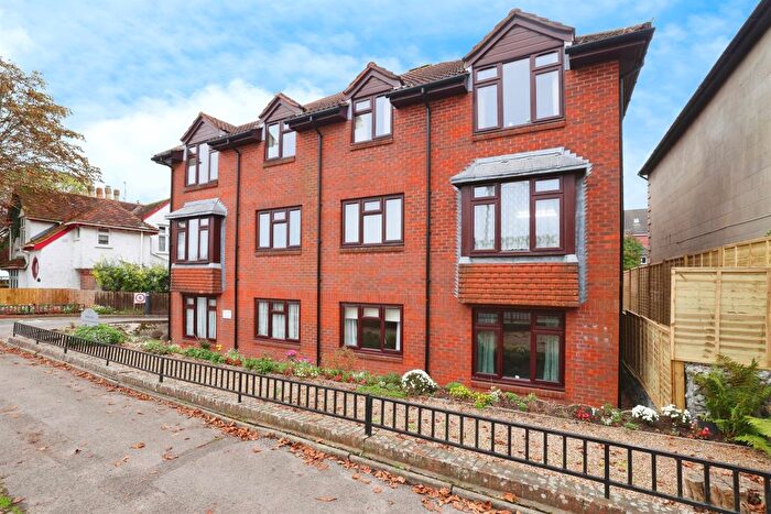 2 Bedroom Flat For Sale In Stratford Road, Salisbury, SP1