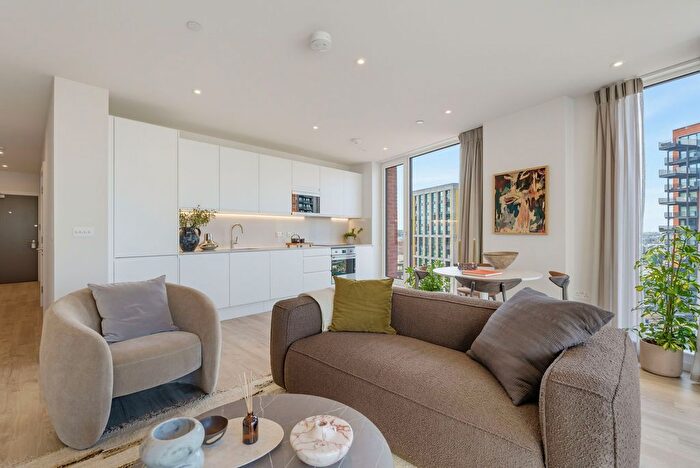 2 Bedroom Flat To Rent In Apex One, Nine Elms, London, SW8