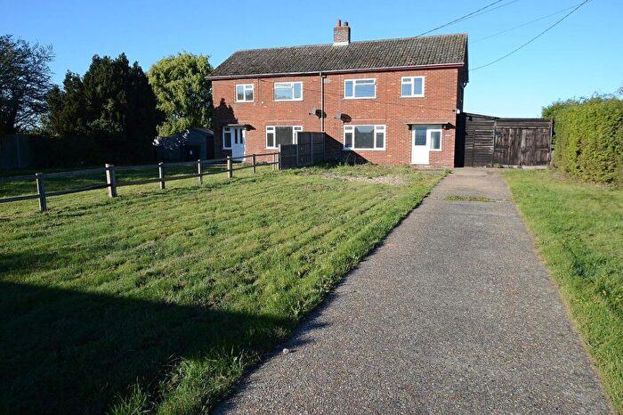 3 Bedroom Semi-Detached House For Sale In New Cottages, Tumby, PE22