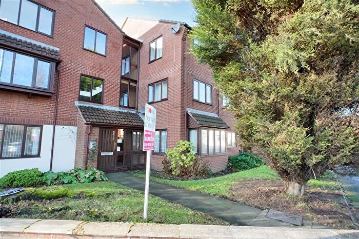 2 Bedroom Flat For Sale In Saxon Mill, Tamworth, B79