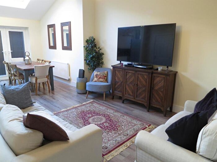4 Bedroom End Of Terrace House To Rent In £pppw Braemar Road, Fallowfield, M14