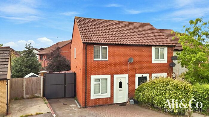 2 Bedroom Semi-Detached House For Sale In Devereux Road, Grays, RM16