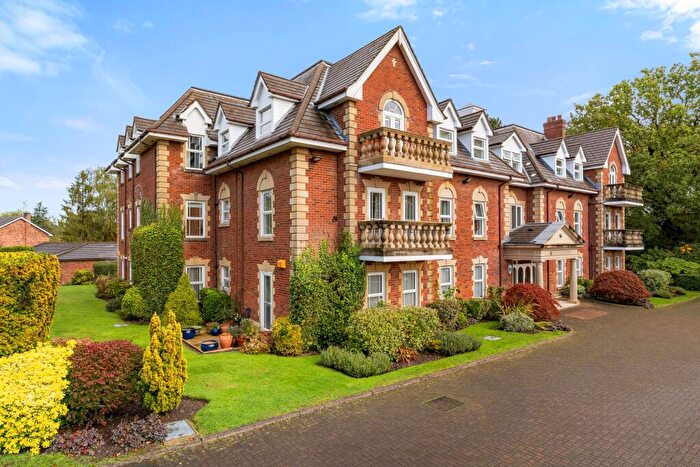 2 Bedroom Flat For Sale In Manor Road, Bramhall, SK7