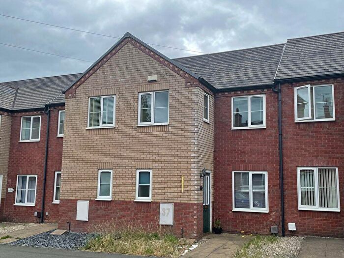 3 Bedroom Property For Sale In High Street, Rhostyllen, LL14