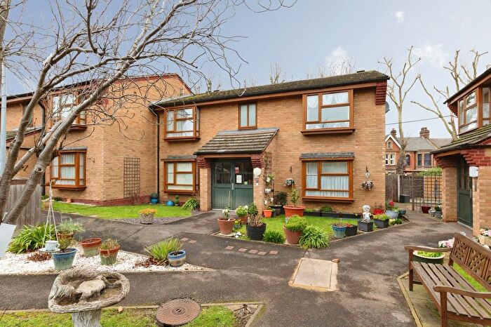 1 Bedroom Flat For Sale In Palmers Drive, Grays, Essex, RM17