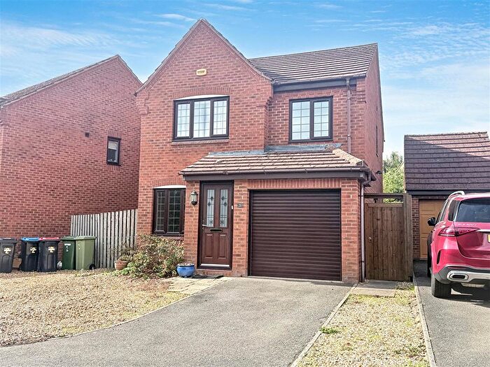 3 Bedroom Property For Sale In Chillingham Court, Shenley Brook End, Milton Keynes, MK5