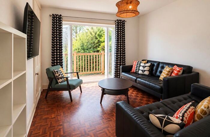 5 Bedroom Detached House To Rent In Bevendean Crescent, Brighton, BN2