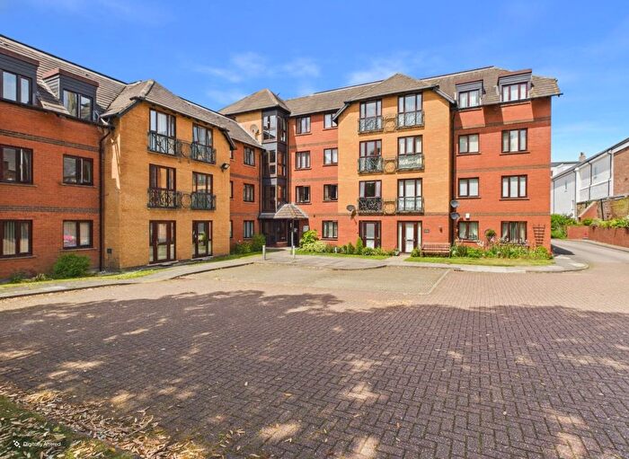 1 Bedroom Flat For Sale In Flat Oaktree Court, George Street, Kettering, NN16
