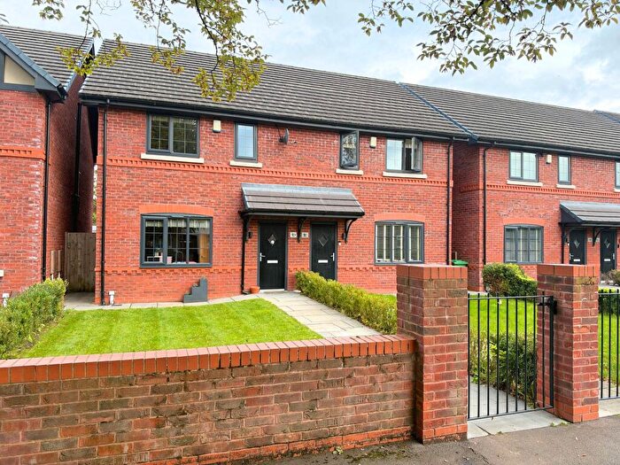 3 Bedroom Semi-Detached House For Sale In Ferndown Road, Manchester, M23