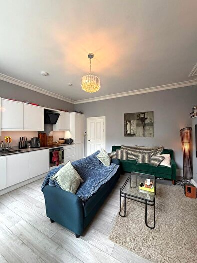 1 Bedroom Flat To Rent In The Drive, Hove, BN3