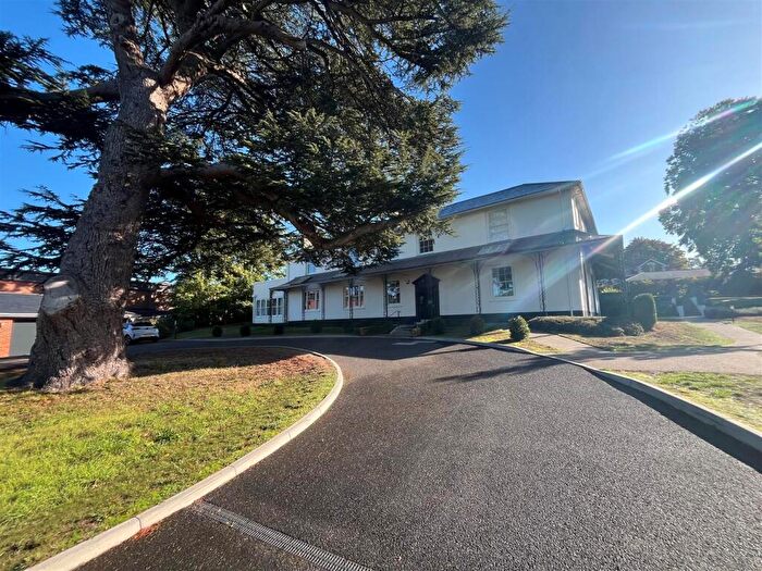 2 Bedroom Apartment For Sale In Howarth Park, Salisbury, SP1