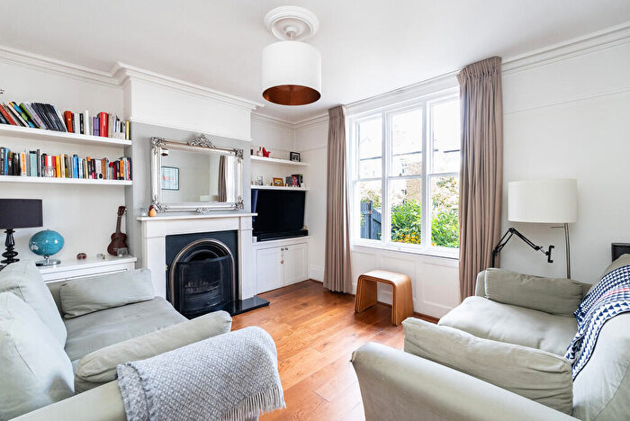 3 Bedroom Semi-Detached House For Sale In Howard Road, Dorking, RH4
