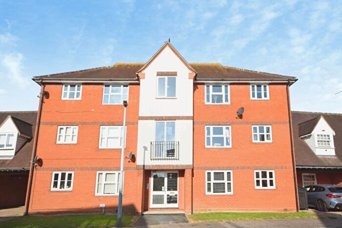 2 Bedroom Flat For Sale In Gandalfs Ride, South Woodham Ferrers, Chelmsford, Essex, CM3