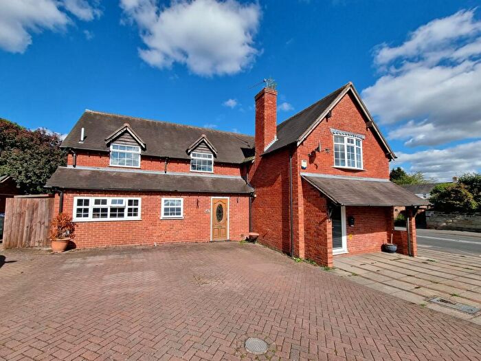 2 Bedroom Apartment To Rent In Home Farm, Leek Wootton, CV35