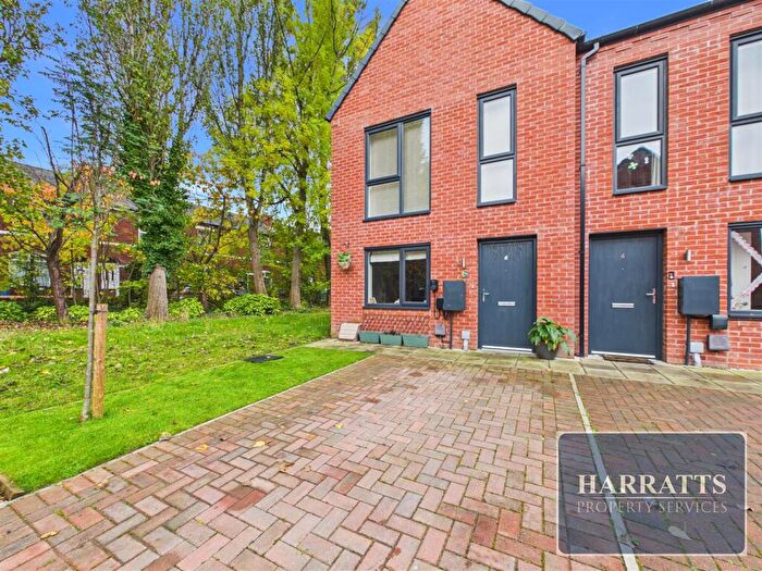 2 Bedroom End Of Terrace House For Sale In Williams Avenue, Stockport, SK2