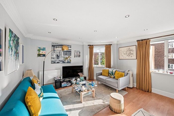 2 Bedroom Property To Rent In Wilde House, Gloucester Terrace, W2