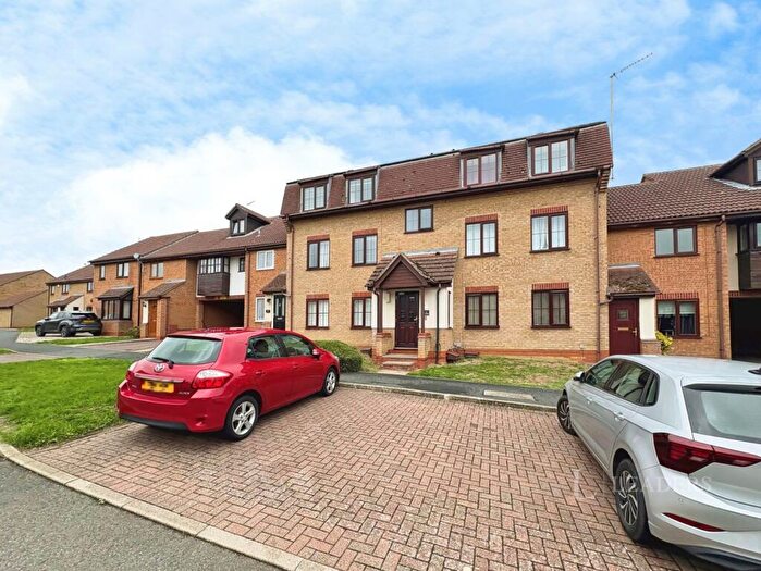2 Bedroom Flat To Rent In Dart Close, St. Ives, Cambridgeshire, PE27