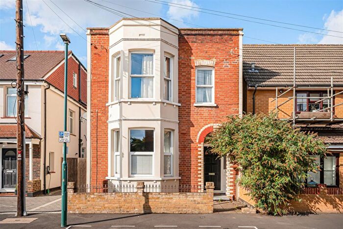 1 Bedroom Flat For Sale In Longfellow Road, Worcester Park, KT4