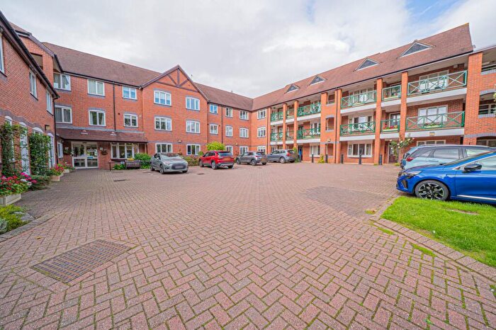 2 Bedroom Apartment For Sale In Deerhurst Court, Solihull, B91