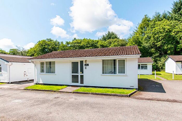 2 Bedroom Chalet For Sale In Rosecraddoc, Liskeard, PL14