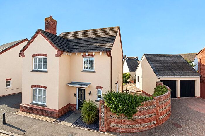 5 Bedroom Detached House For Sale In Horton Place, Angmering, BN16