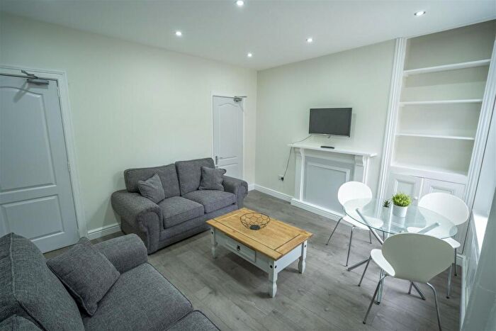 5 Bedroom House To Rent In Ashdell Road, Broomhill, S10