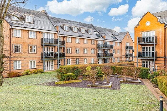 2 Bedroom Flat For Sale In Constables Way, Hertford, SG13