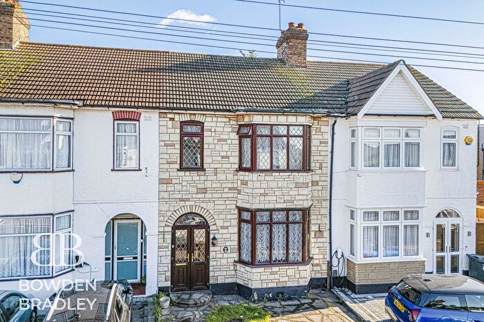 3 Bedroom Terraced House For Sale In Clinton Crescent, Hainault, IG6