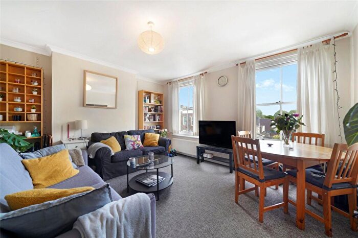 2 Bedroom Apartment For Sale In Boothby Road, London, N19