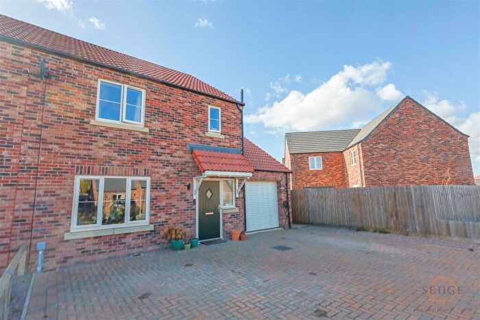 3 Bedroom Semi-Detached House For Sale In Ravensbourne Road, Pinchbeck, Spalding, PE11