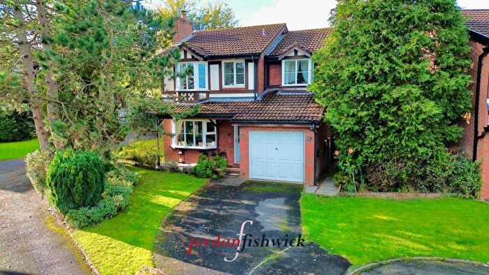 4 Bedroom Detached House For Sale In Underwood Close, Macclesfield, SK10