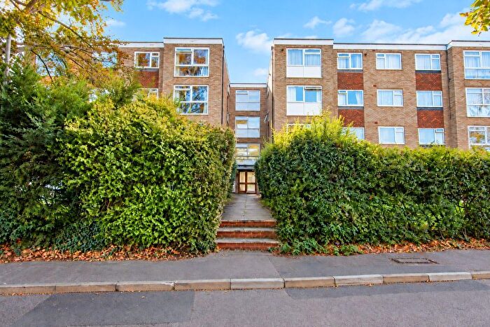 1 Bedroom Flat To Rent In Harcourt Avenue, Wallington, SM6