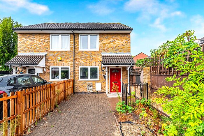 2 Bedroom Semi-Detached House For Sale In Omnibus Way, Walthamstow, London, E17