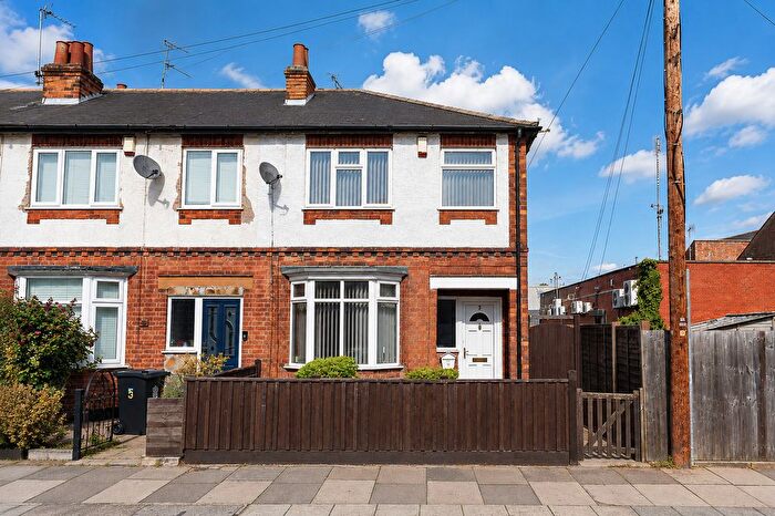 3 Bedroom End Of Terrace House For Sale In St. Andrews Road, Leicester, Leicestershire, LE2