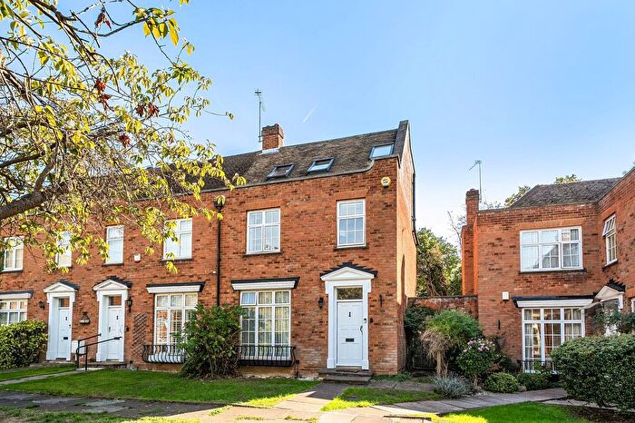 3 Bedroom End Of Terrace House For Sale In Flag Walk, Pinner, HA5